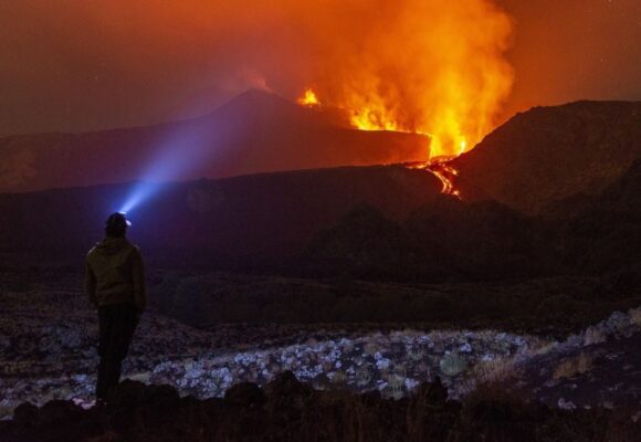 eruptie-etna-11-august-2026-italia-zboruri-suspendate-aeroport-catania-2.jpg haos pe aeroportul din Catania, care a fost închis