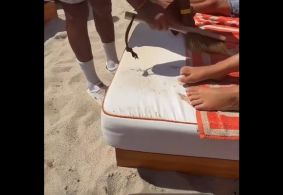 Cât costă luxul pe Riviera Franceză? La un beach club exclusivist, angajații îndepărtează chiar și nisipul de pe picioarele clienților