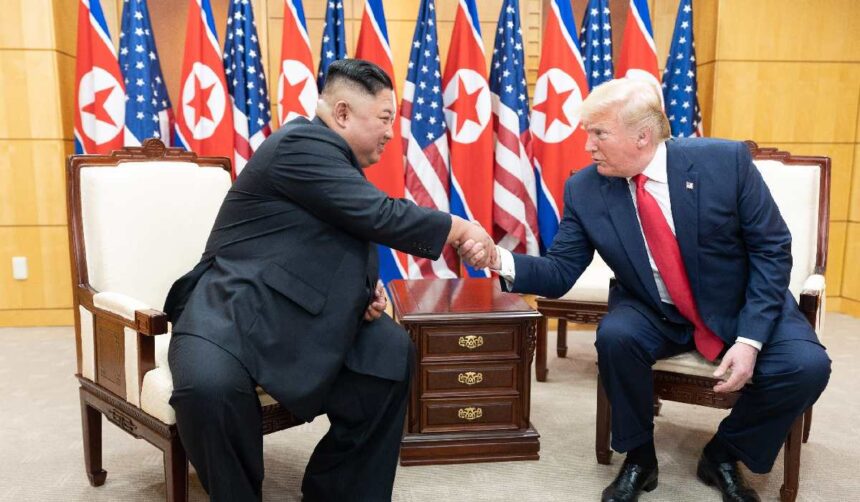 intalnire-intre-kim-jong-un-si-donald-trump-in-iunie-2019.jpg Ce se ascunde în spatele declarațiilor lui Trump despre Kim Jong Un și a amenințării de a reduce exercițiile cu Seulul