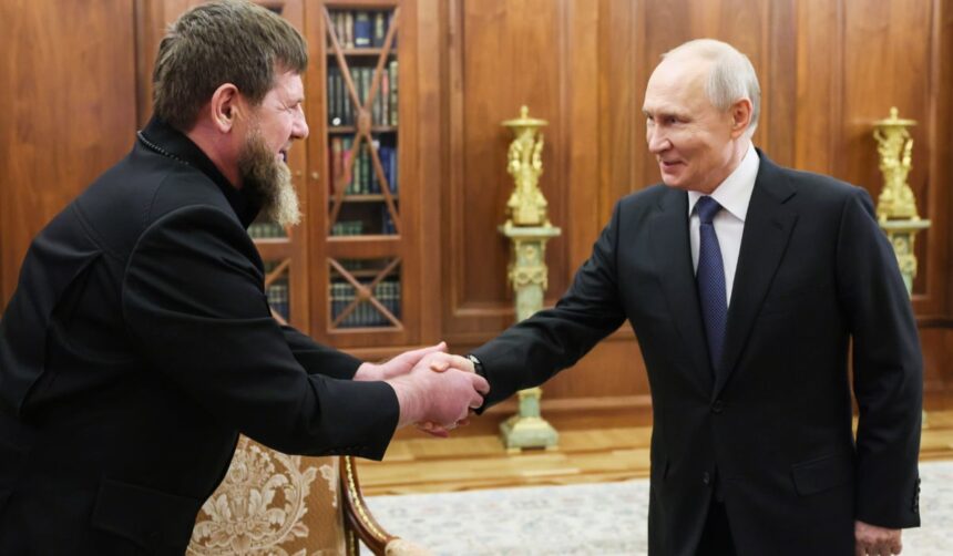 kadirov-putin.jpg „Oamenii nu sunt vinovați că vor să-și hrănească familiile”