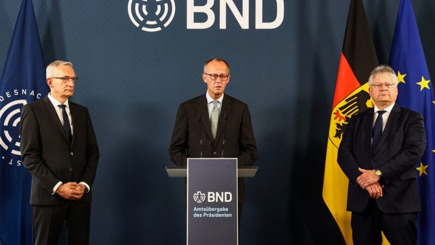 merz-spy-1200x675.jpg Merz vrea să le dea spionilor germani puteri fără precedent pentru a contracara amenințările Rusiei. Reforma prevede inclusiv atacuri cibernetice, sabotaj și utilizarea A.I.
