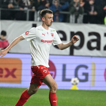 nikita-stoinov-universitatea-craiova-dinamo-andrei-nicolescu-scaled-e1785996377253.jpg De ce Nikita Stoinov nu va ajunge la Universitatea Craiova de la Dinamo și care sunt ceilalți doi jucători în aceeași situație