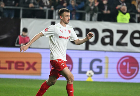 De ce Nikita Stoinov nu va ajunge la Universitatea Craiova de la Dinamo și care sunt ceilalți doi jucători în aceeași situație