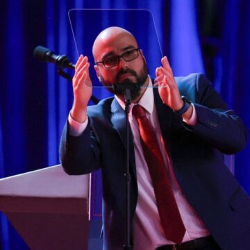 Gabriel Perez, fost operator al prompterului de la Casa Albă, amendat pentru pariuri pe discursuri