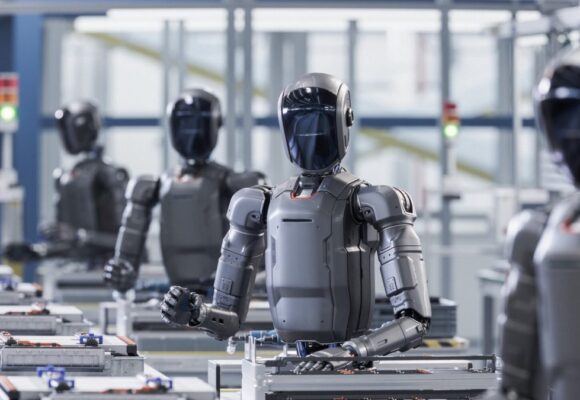 robo-1200x675.jpeg Ce pot face roboții în 2026? De la treburi casnice, până la transportarea muniției pe frontul din Ucraina, roboții devin tot mai indispensabili în viața de zi cu zi