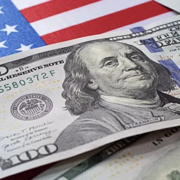 Economia mondială va depăși 150 de trilioane de dolari în 2030, cu SUA, China și Germania în top 3. Prognoza pentru România