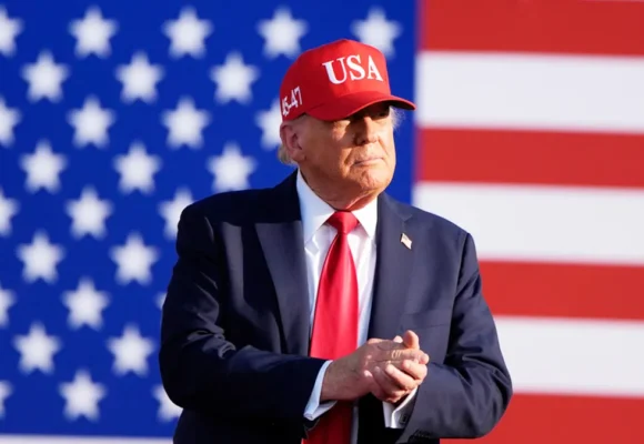 trump-usa-flag.webp.webp „Mi-ar plăcea să candidez în 2028, dar legea este foarte puternică”