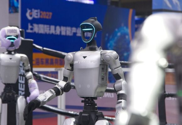 unitreeee-1200x675.jpg World Robot Conference începe astăzi la Beijing, cu peste 300 de companii și 2.000 de roboți prezenți. Compania chineză Unitree a explodat pe bursă