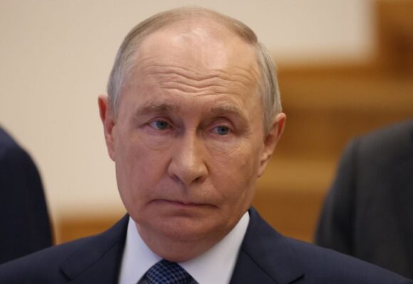 vladimir-putin-august-2026.jpg Vladimir Putin a făcut un pas riscant la câțiva kilometri de Japonia. Ce a căutat pe insulele pe care Japonia le revendică din 1945