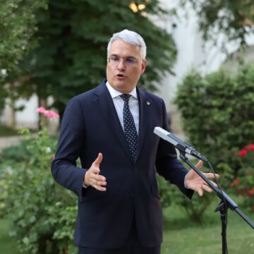 Partidele politice nu s-au înțeles pe Legea Salarizării. Sănătatea și Educația, punctele sensibile. Sindicatele s-au enervat
