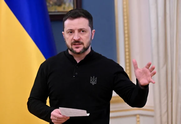 z.webp.webp Zelenski anunță că a fost informat de SUA cu privire la „seria de întâlniri” din Moscova. Trump susține că Putin nu va ataca NATO