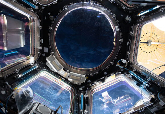 2023-science-review-night-cupola.jpg Medicamentele viitorului vor veni din Spațiu
