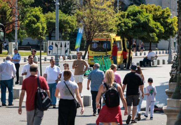 789490357_1074914981952287_7383320678146159263_n.jpg Aproape 9 din 10 români sunt pesimiști cu privire la viitor