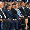 Nicușor Dan a fost surprins în timp ce își aranja șosetele