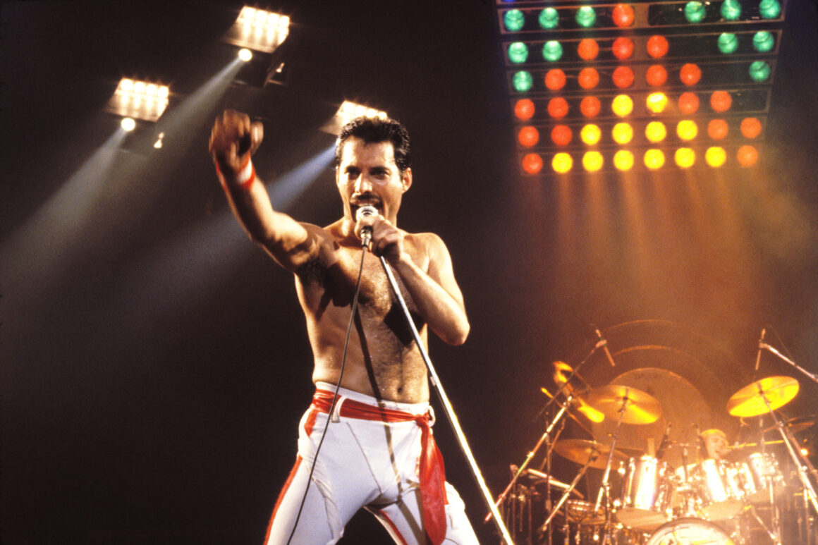 Geaca purtată de Freddie Mercury a fost vândută