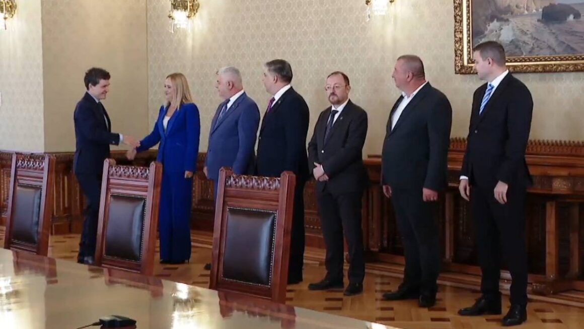 Consultări la Cotroceni. Nicuşor Dan se întâlneşte, azi, cu liderii partidelor parlamentare pentru desemnarea premierului