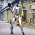 Cercetătorii conectează un robot la GPT Astra.