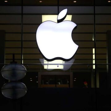 prețul a scăzut la jumătate și a fost lansată alături de Mac mini cu M6