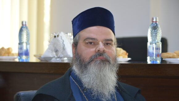 episcopul-husilor-ignatie-trif-1-e1788626722389.jpg Cine este Ignatie Trif, episcopul Hușilor care i-a interzis lui Călin Georgescu acțiunile politice în biserici