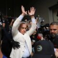 Călin Georgescu, reținut. A ieșit cu cătușe la mâini din DIICOT, într-un dosar de înşelăciune de peste un milion de euro