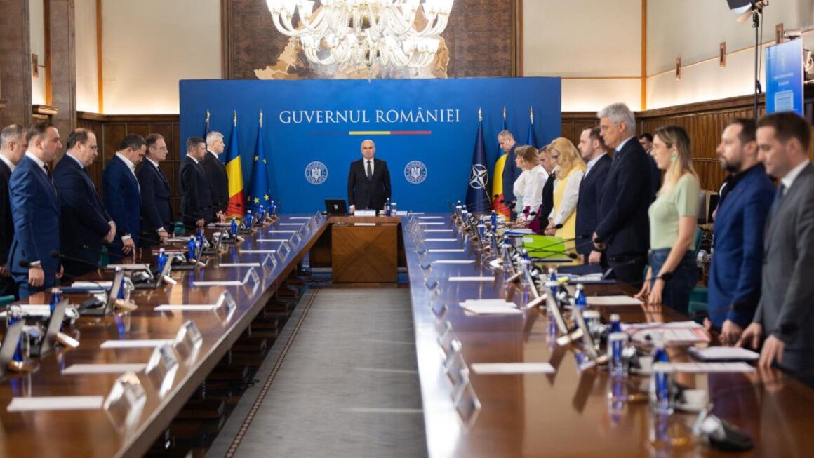 gvn.jpg Românii se așteaptă la prețuri mai mari, consum redus și dobânzi în creștere. Pesimismul economic se accentuează