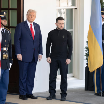 Trump îi cere lui Zelenski să nu atace rafinăriile rusești