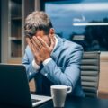 Românii caută un al doilea job. 1,3 milioane aplicări part-time