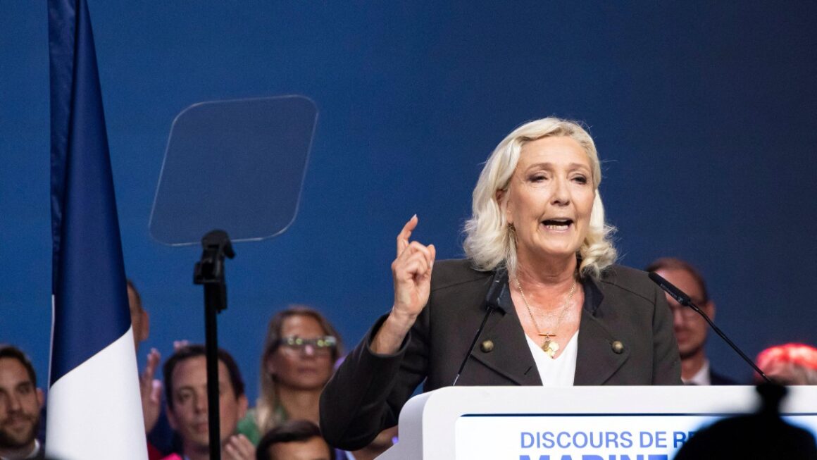 Marine Le Pen amenință Ucraina cu sistarea sprijinului financiar dacă va câștiga alegerile prezidențiale din Franța