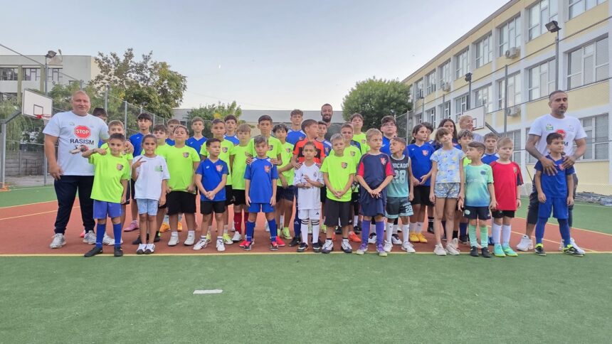 poveste-din-ferentari-lectii-de-viata-si-realitati-dure-de-pe-terenul-de-fotbal-din-cel-mai-temut-cartier-din-bucuresti-1.jpeg Poveste din Ferentari. Lecții de viață și realități dure de pe terenul de fotbal din cel mai temut cartier din București