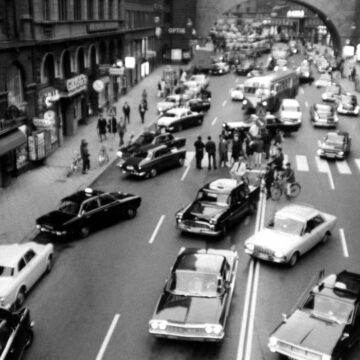 În 1967, la ora 4:50, toate mașinile s-au oprit. După 10 minute, toate circulau pe contrasens
