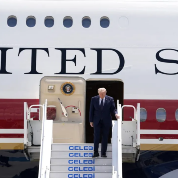 Donald Trump blochează accesul CNN la bordul Air Force One