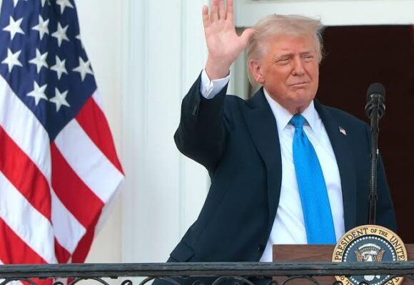 trumpuletaph.jpg SUA interzice importul mai multor produse canadiene
