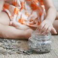 Cât costă ca o familie să aibă un copil și cum ajută statul părinții, în Germania