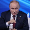 Putin intenționează să folosească discuţiile de pace privind Ucraina pentru a determina NATO să revină la postura sa militară din 1997