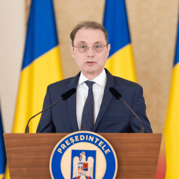 Cine este Luca Niculescu