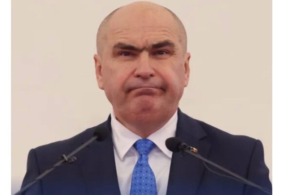 Bolojan Bolojan critică miniștrii PSD, dar uită că aceiași oameni au făcut parte din propriul Guvern