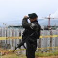 Închisori gigantice se construiesc în Columbia și în Peru, din cauză că infractorii nu mai au unde să fie băgați: „Modelul Bukele”