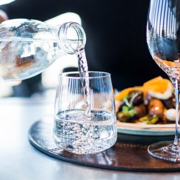 Cât a ajuns să coste apa de la robinet la restaurant: „Lipsă de respect”