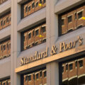 S&P menține ratingul României la „BBB-/A-3”, cu perspectiva negativă