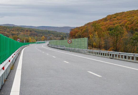 Încă 138 de kilometri de autostradă și drum expres vor fi deschiși până la finalul anului. Care sunt loturile vizate