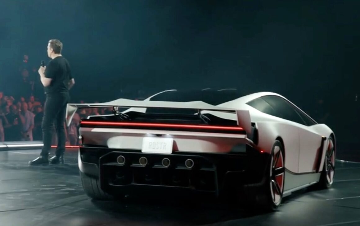 TESLAAPH.jpg Elon Musk a prezentat noul Tesla Roadster