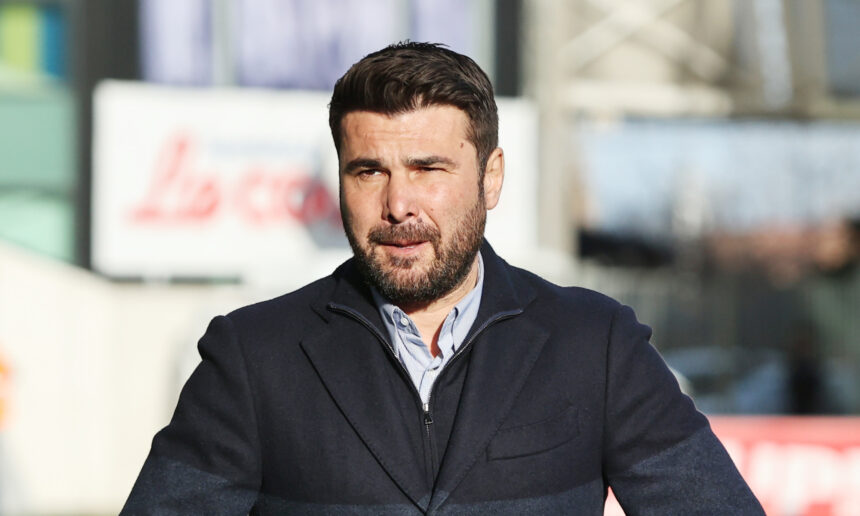 adrian-mutu-revine-ca-jucator-la-ce-echipa-a-fost-legitimat-briliantul.jpg Adrian Mutu revine ca jucător. La ce echipă a fost legitimat „Briliantul”