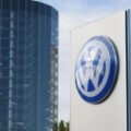 Volkswagen vrea să înghețe salariile până în 2030. Planul vizează 660.000 de angajați