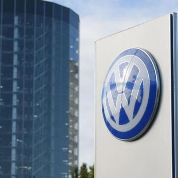 Volkswagen vrea să înghețe salariile până în 2030. Planul vizează 660.000 de angajați