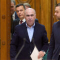 Bolojan și Grindeanu se atacă reciproc pe Facebook
