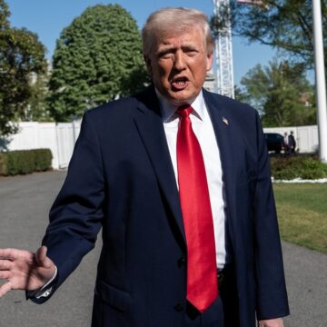 Donald Trump a votat anticipat în Florida și lansează acuzații dure. Scrutinul crucial care îi poate paraliza mandatul