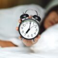 România trece la ora de iarnă în acest weekend. Cum te poate afecta schimbarea și ce trebuie să faci pentru a te adapta rapid