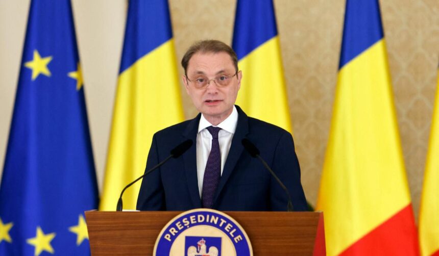 ln.jpg Luca Niculescu și-a depus programul de guvernare și lista miniștrilor