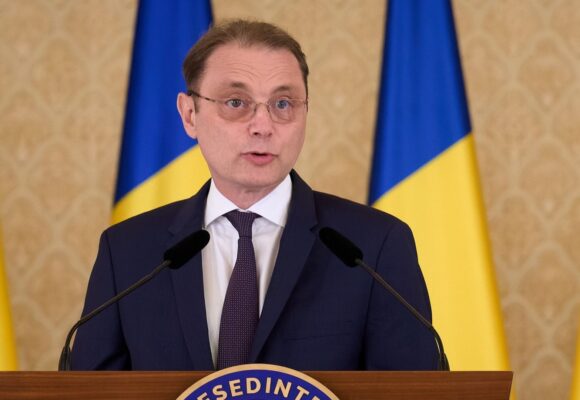 Luca Niculescu va depune jurământul în această seară