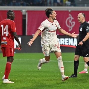Fundașul golgheter al lui Dinamo i-a uluit pe spaniolii de la Marca